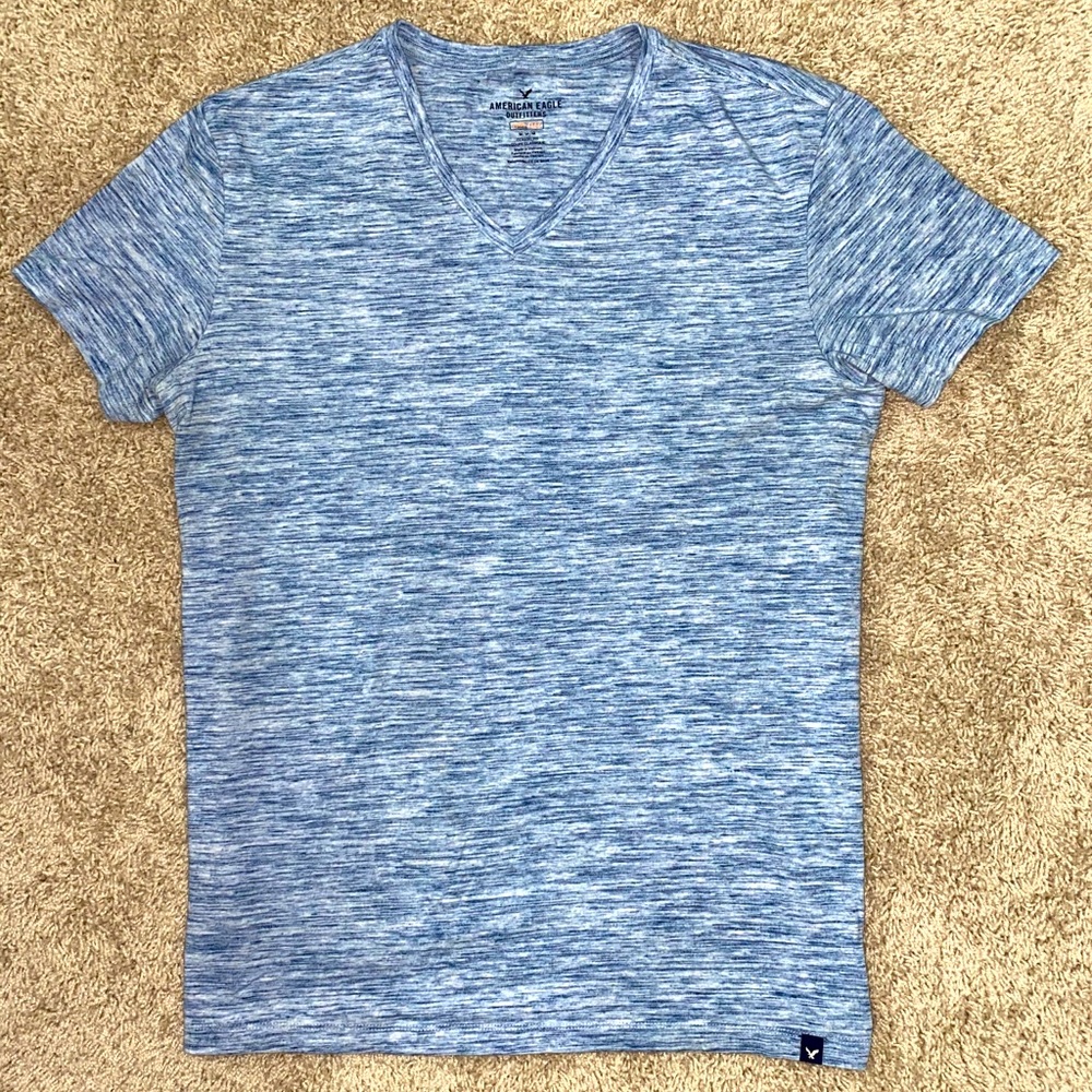 American Eagle V-neck